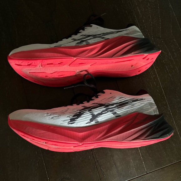 ASICS Novablast 3 Men’s Running Walking Shoes Sneakers Workout Size 11.5 - Picture 3 of 11